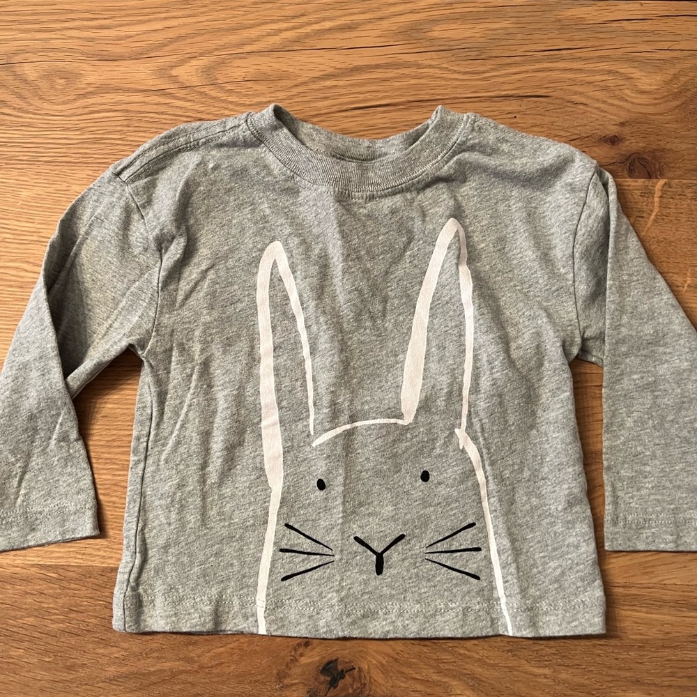 HA bunny screen print grey shirt, VGUC